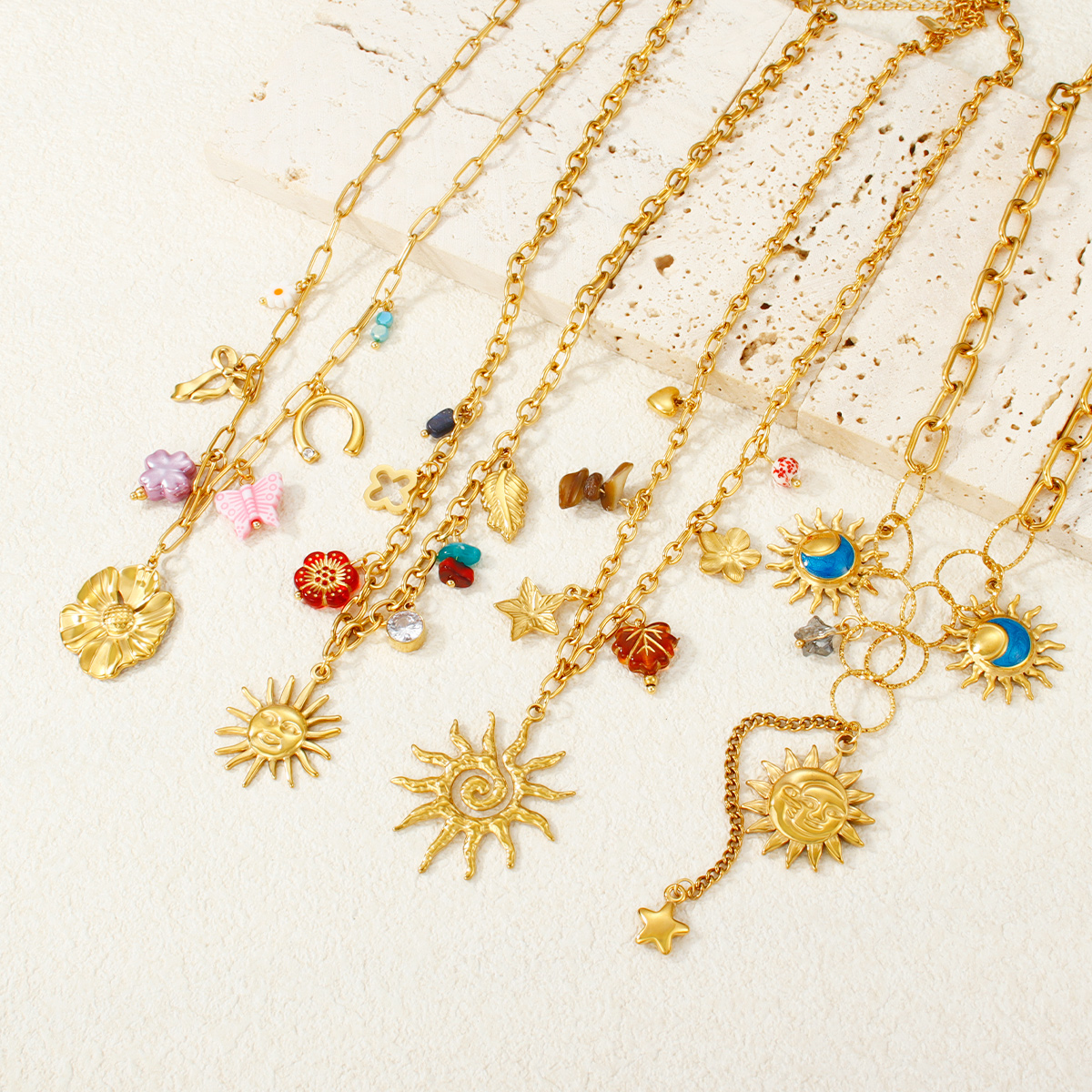  18K镀金防水日月绿松石吊坠项链